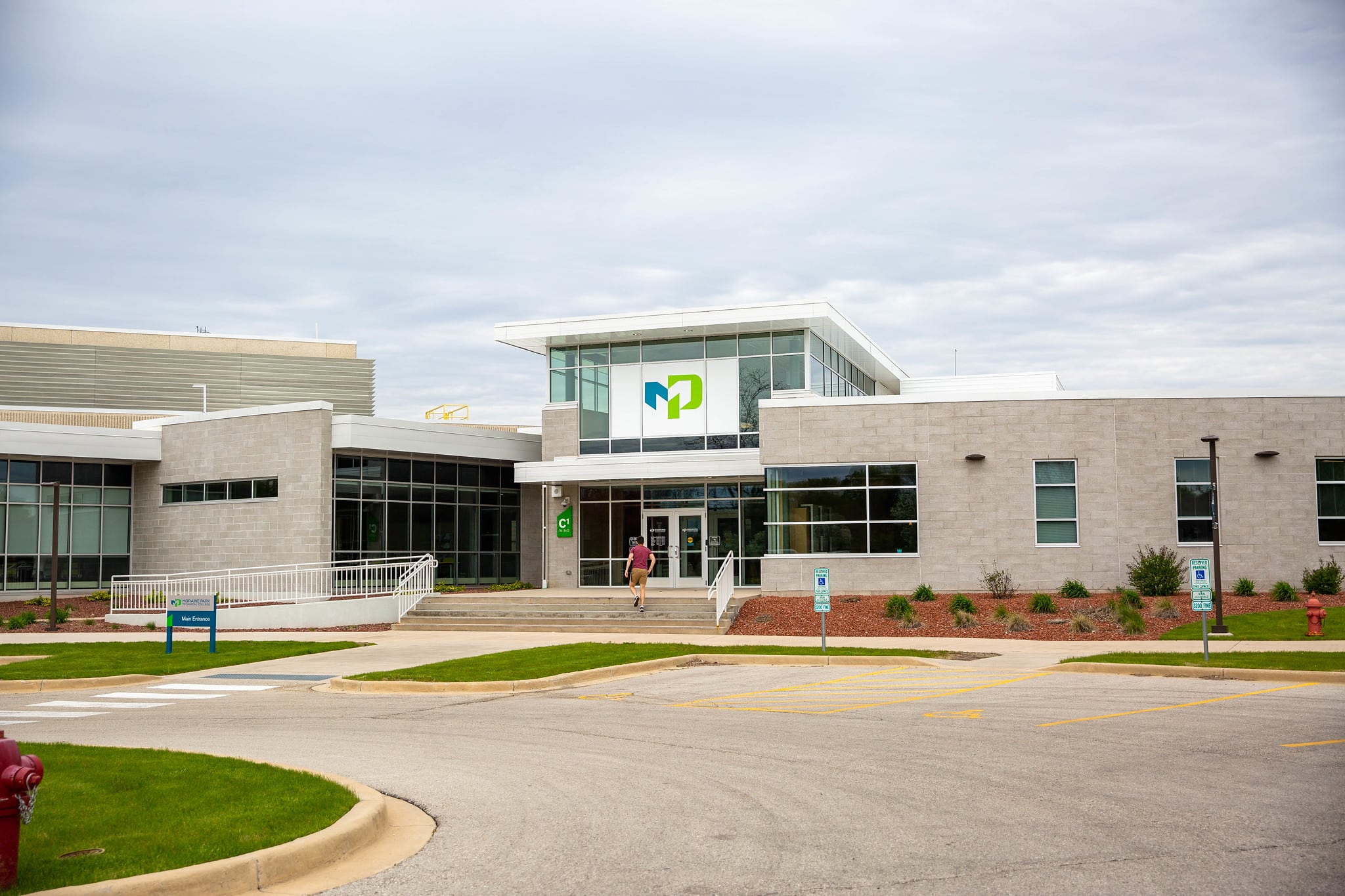 Campus & Visitor Information - Moraine Park Technical College